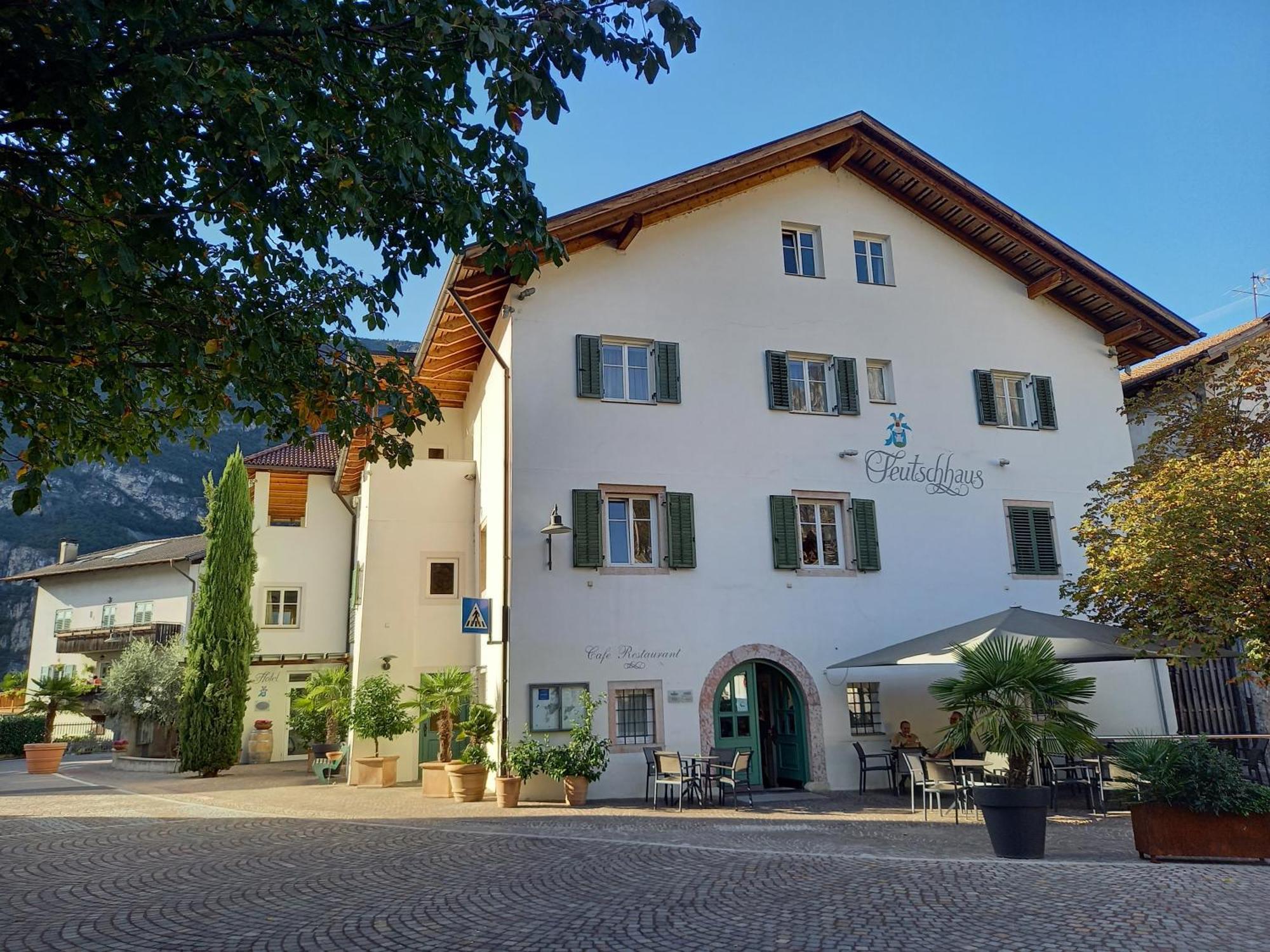 Hotel Teutschhaus Cortina Sulla Strada del Vino Ngoại thất bức ảnh