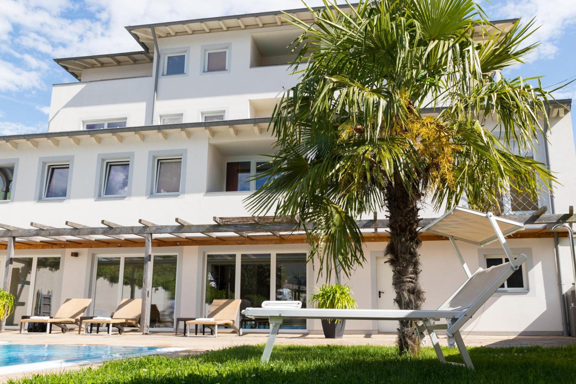 Hotel Teutschhaus Cortina Sulla Strada del Vino Ngoại thất bức ảnh