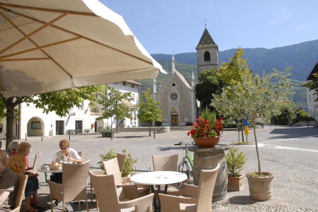 Hotel Teutschhaus Cortina Sulla Strada del Vino Ngoại thất bức ảnh