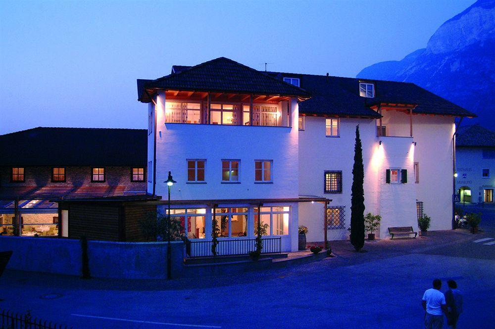 Hotel Teutschhaus Cortina Sulla Strada del Vino Ngoại thất bức ảnh