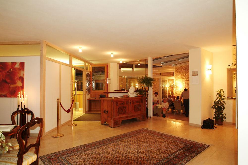 Hotel Teutschhaus Cortina Sulla Strada del Vino Ngoại thất bức ảnh