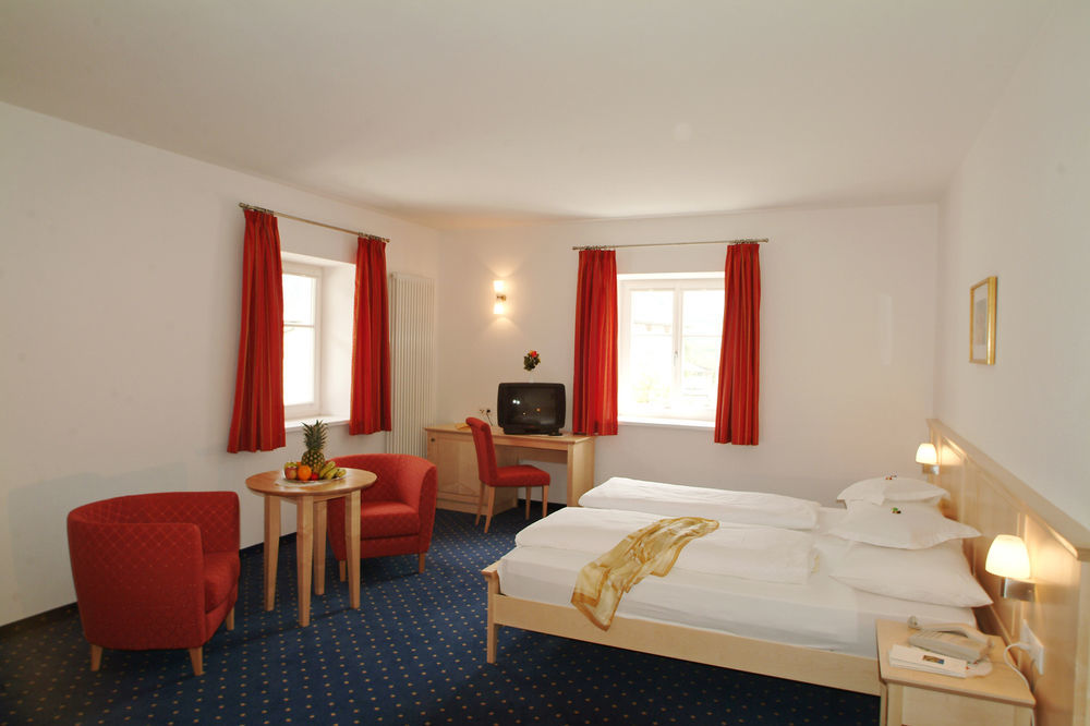Hotel Teutschhaus Cortina Sulla Strada del Vino Ngoại thất bức ảnh